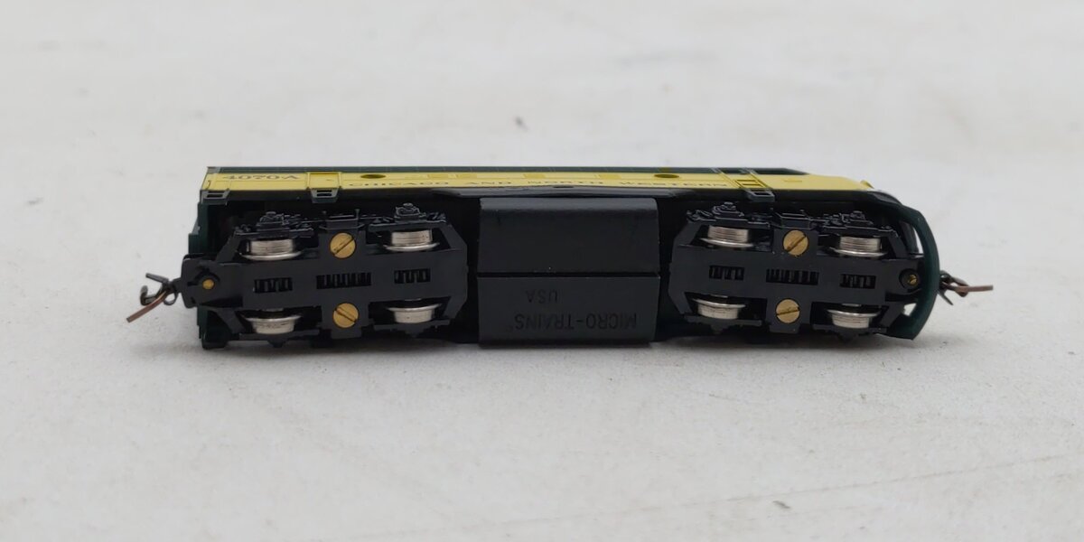 Micro-Trains 98001381 Z Chicago & North Western EMD F7A - Standard DC #4070-A