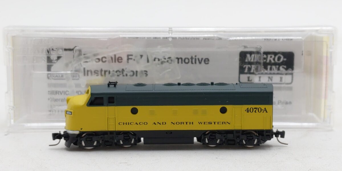 Micro-Trains 98001381 Z Chicago & North Western EMD F7A - Standard DC #4070-A