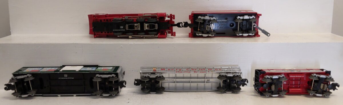 Lionel 6-30193 O Gauge Peanuts Christmas Steam Train Set