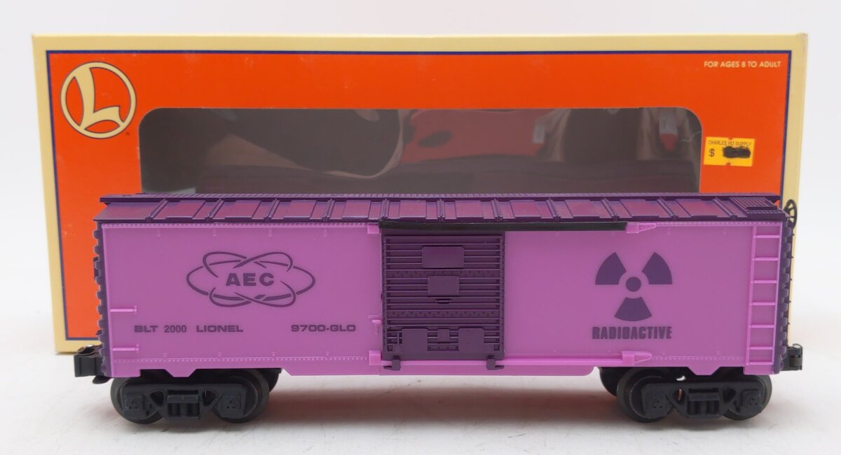 Lionel 6-26271 O Gauge AEC Glow in the Dark Purple Boxcar LN/Box