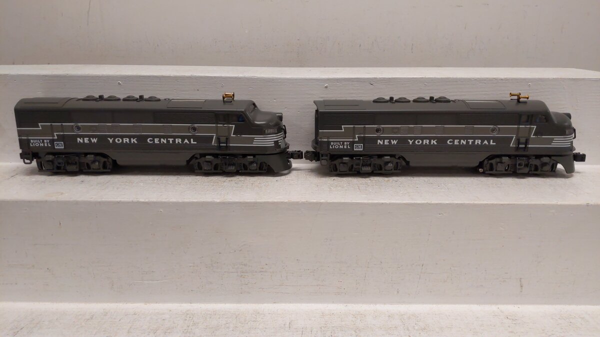 Lionel 6-18135 Lionel Century Club 2333 New York Central F3 A-A Diesel Set LN/Box