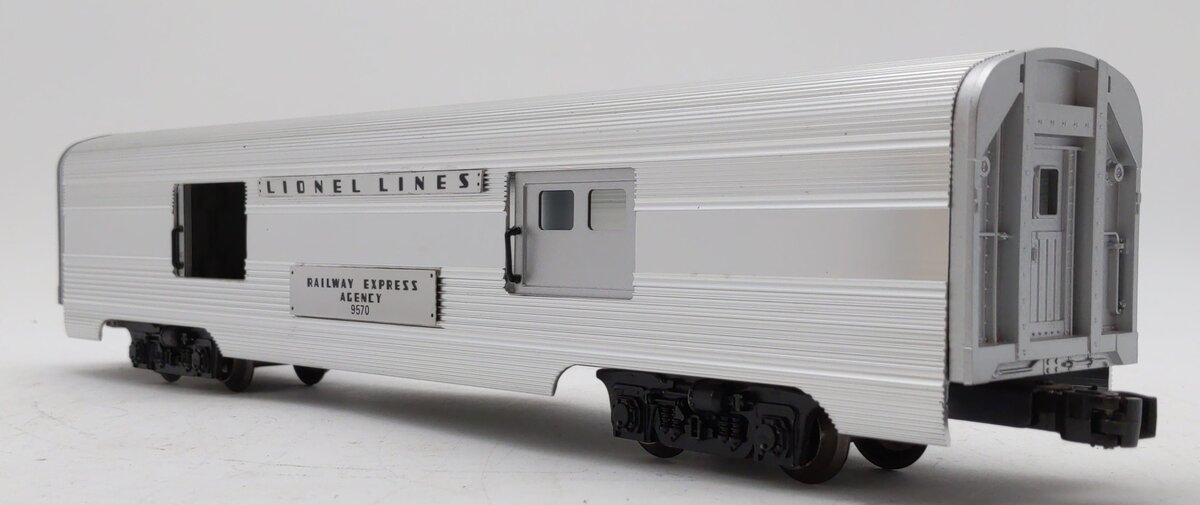 Lionel 6-9570 O Gauge Pennsylvania Railway Express Aluminum Baggage Car EX/Box