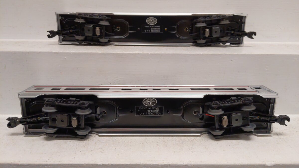 Lionel 6-25446 O Santa Fe Super Chief Passenger Cars (Pack of 2) NIB
