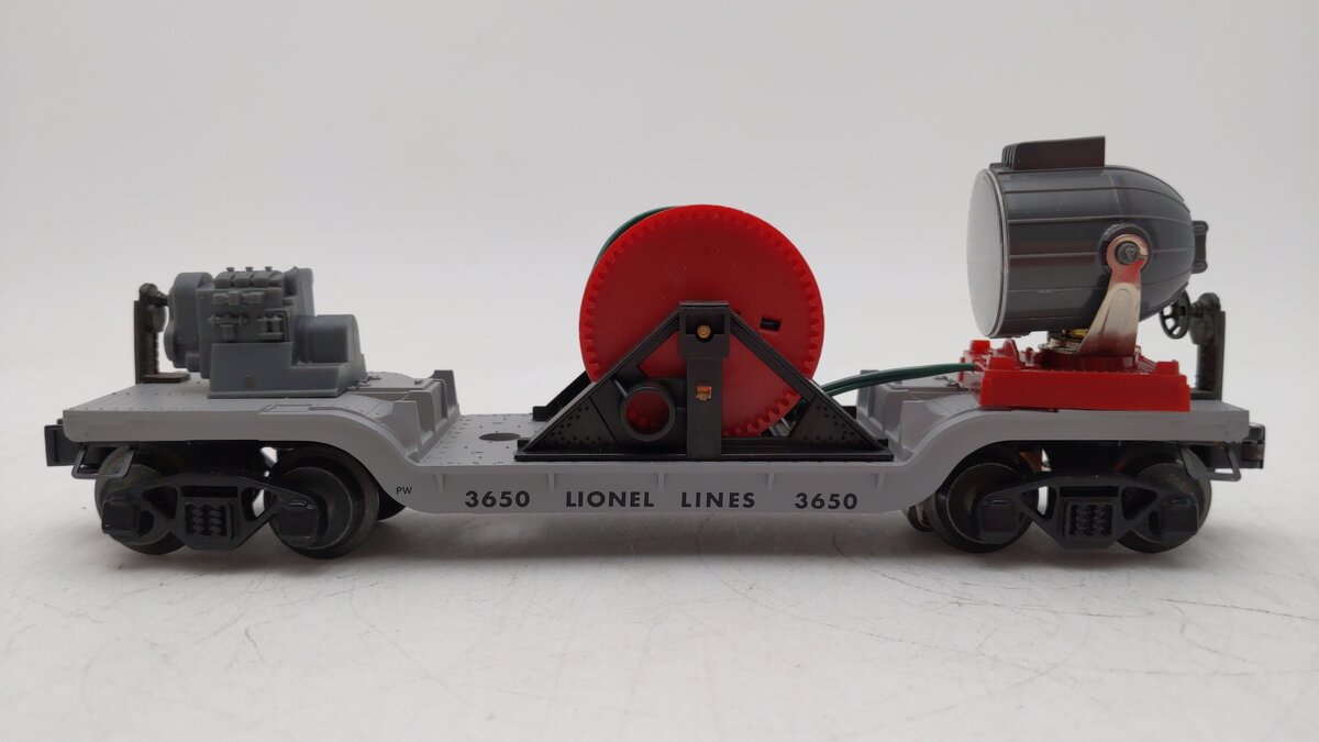 Lionel 6-19457 O Gauge PWC Flatcar w/Generator & Searchlight LN/Box