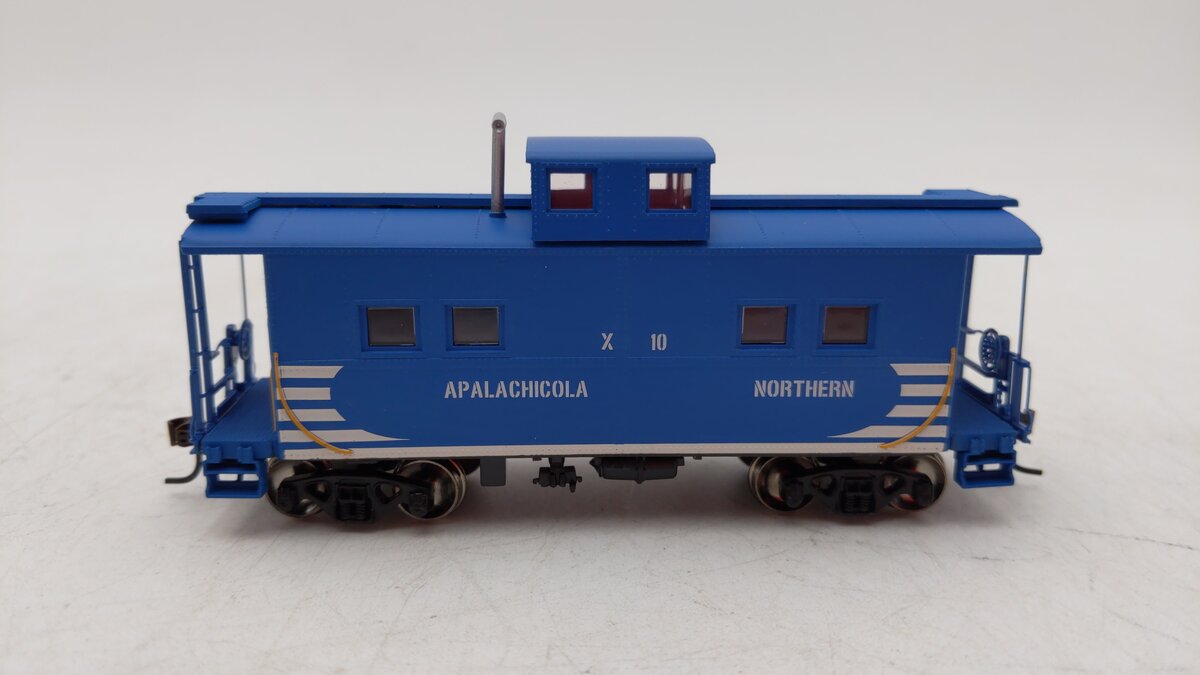 Athearn 74317 AN Eastern 4 Window Caboose #X10