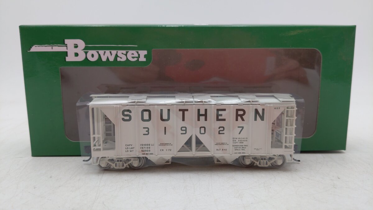 Bowser 42239 HO Southern 70-Ton 2-Bay Covered Hopper Car #319027