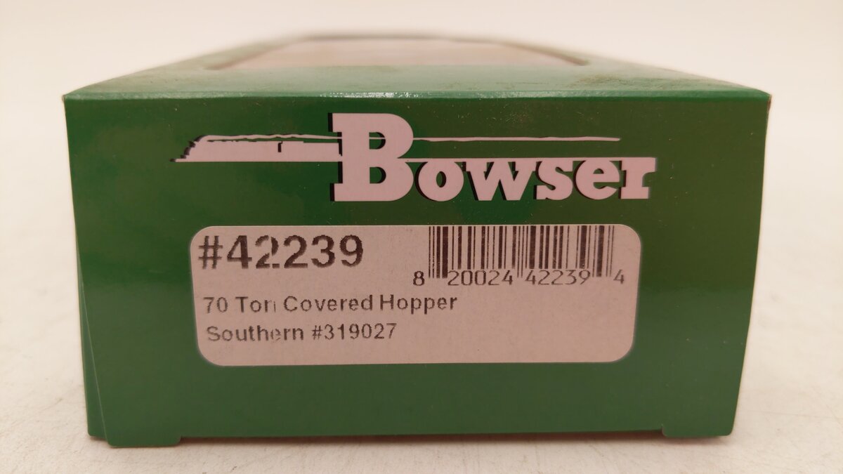 Bowser 42239 HO Southern 70-Ton 2-Bay Covered Hopper Car #319027