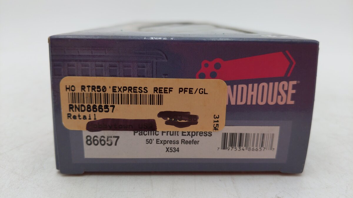 Roundhouse 86657 HO Pacific Fruit Express 50' Wood Express Reefer X534