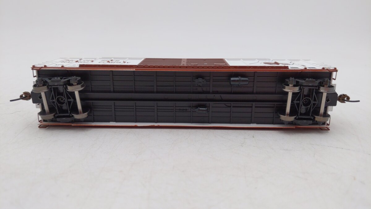 Athearn 27207 HO McCloud River RTR 50' FMC Centered Double Door Box Car #2089