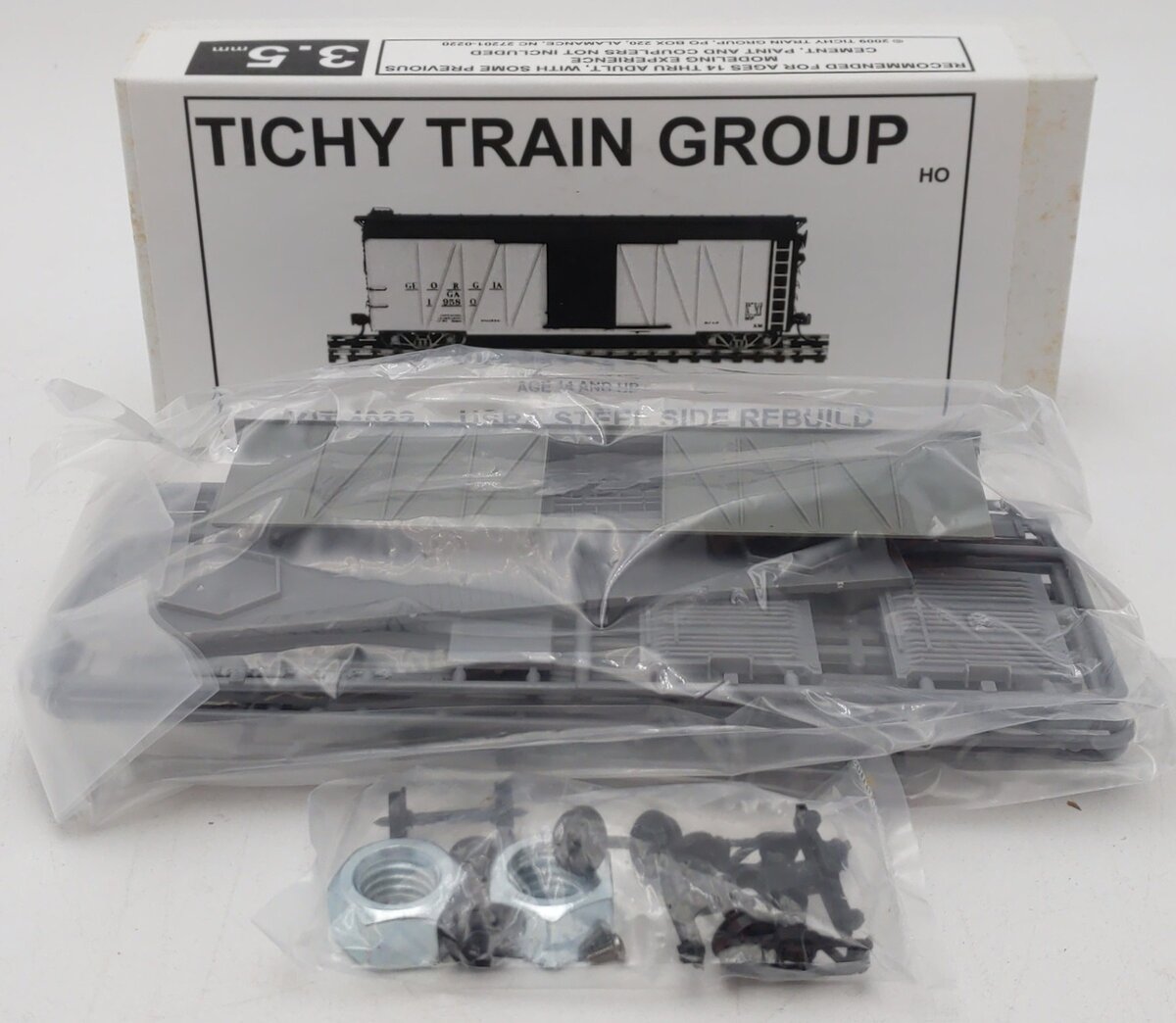 Tichy 4032D HO Undecorated USRA 40' Rebuilt Boxcar W/Ribbed Steel Panels Kit