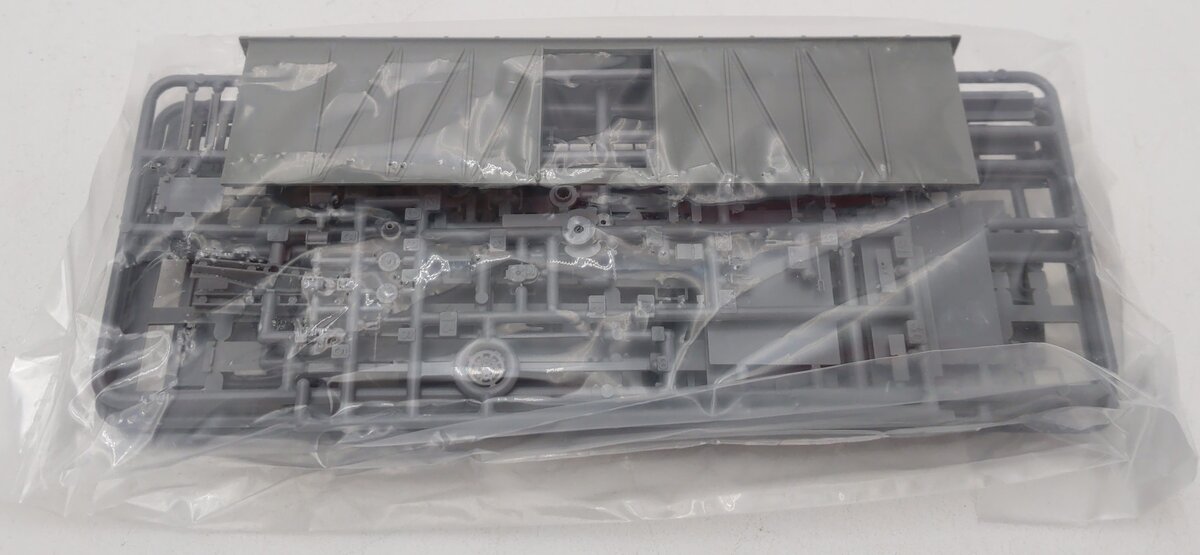 Tichy 4032D HO Undecorated USRA 40' Rebuilt Boxcar W/Ribbed Steel Panels Kit