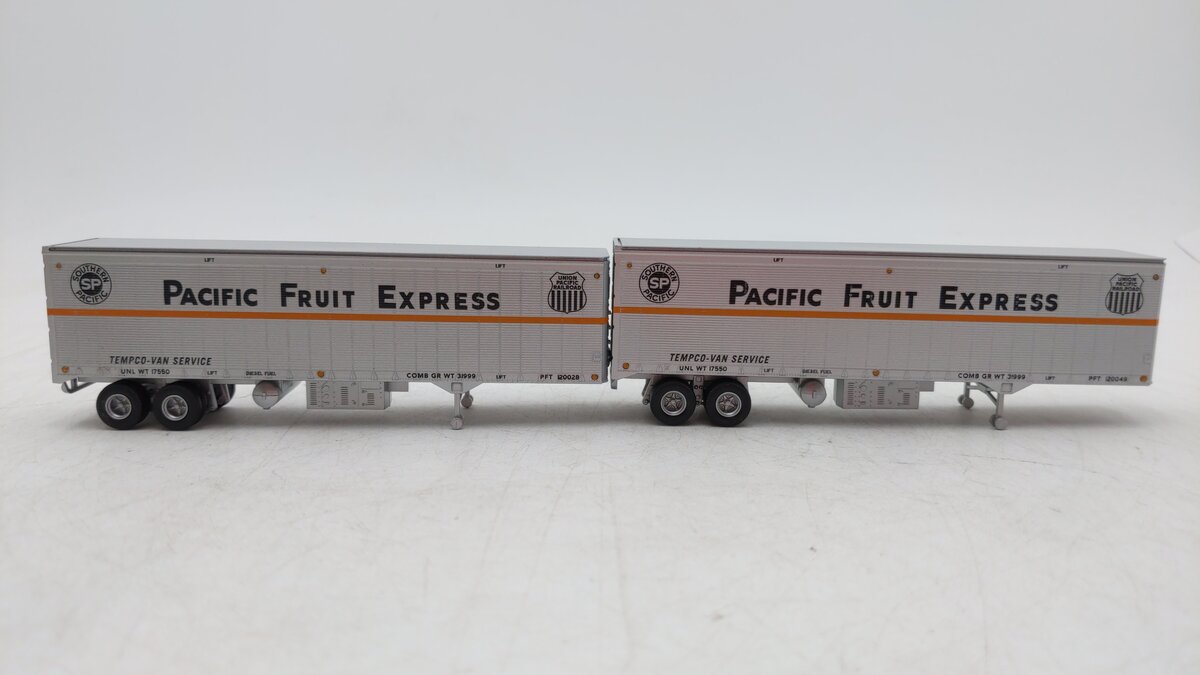 Athearn 70487 Pacific Fruit Express PFE 40' Trailers (120028 120049)