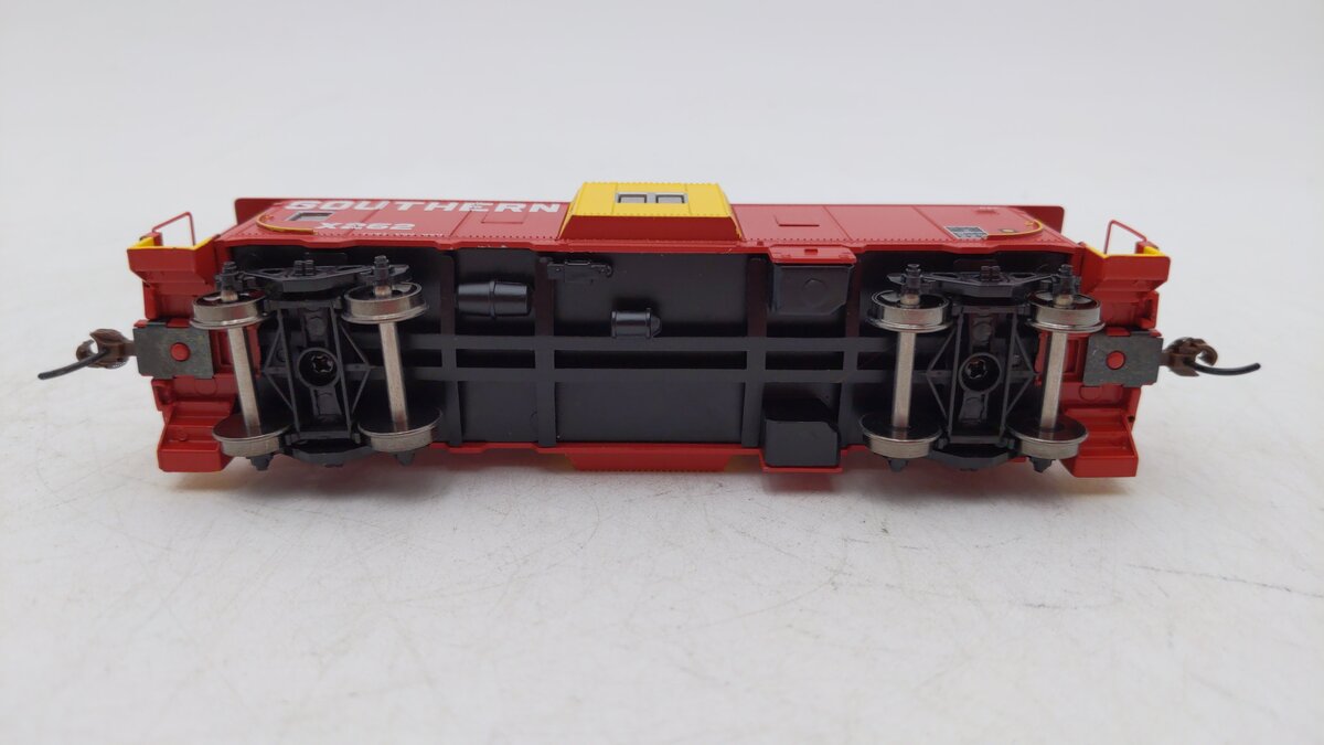Roundhouse 90175 HO Southern Bay Window Caboose #X262