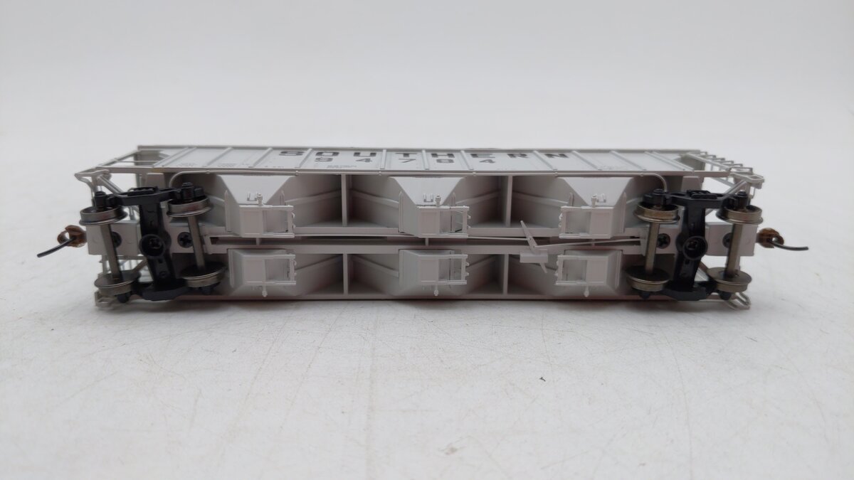 Athearn 89088 HO Southern Pacific PS-2 2893 3-Bay Covered Hopper #94784