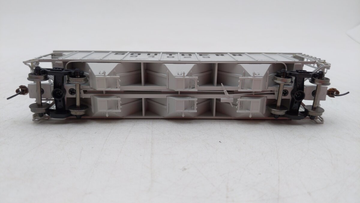 Athearn 89089 HO Southern Pacific PS-2 2893 3-Bay Covered Hopper #94829