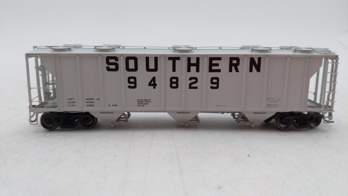 Athearn 89089 HO Southern Pacific PS-2 2893 3-Bay Covered Hopper #94829