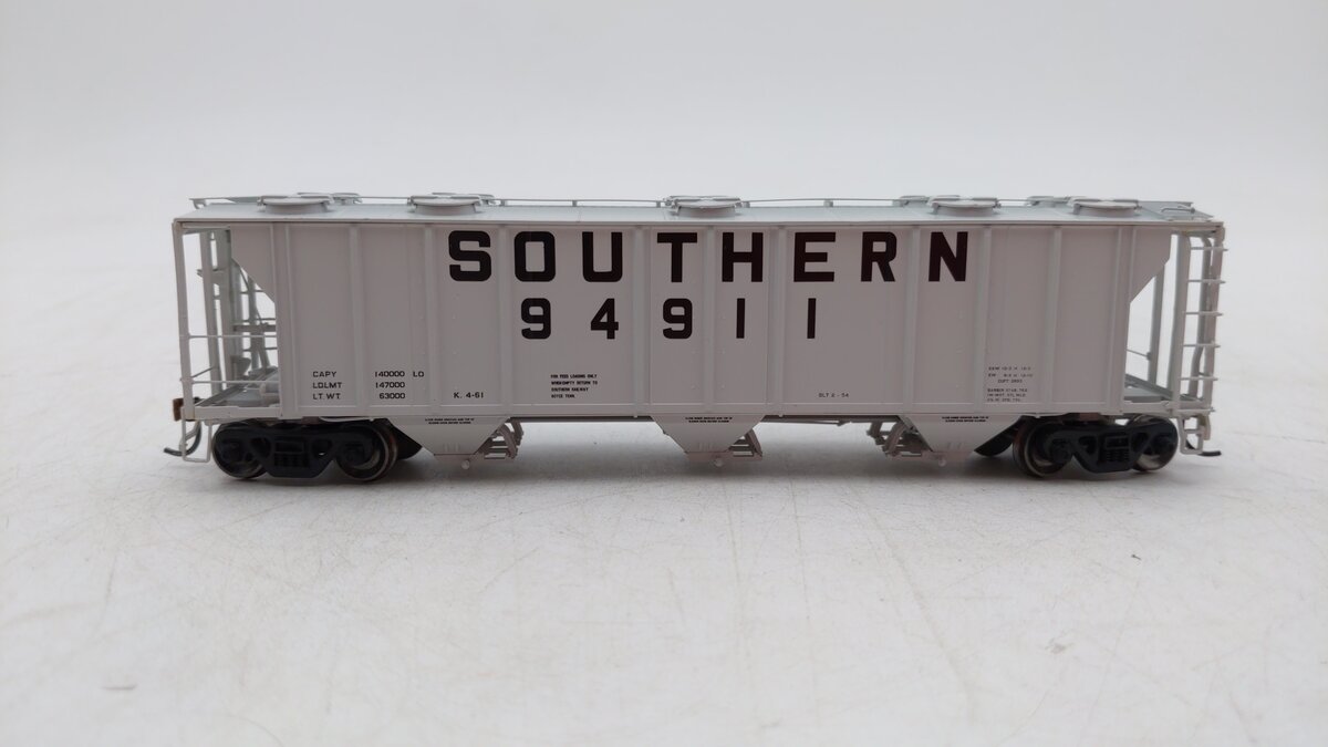 Athearn 89090 HO Southern Pacific PS-2 2893 3-Bay Covered Hopper #94911