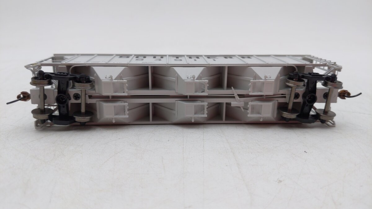 Athearn 89090 HO Southern Pacific PS-2 2893 3-Bay Covered Hopper #94911
