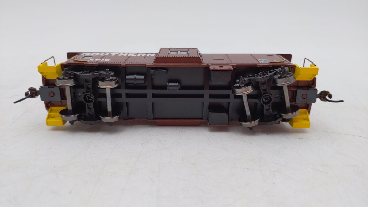 Athearn 74849 HO RTR Southern Bay Window Caboose #X515