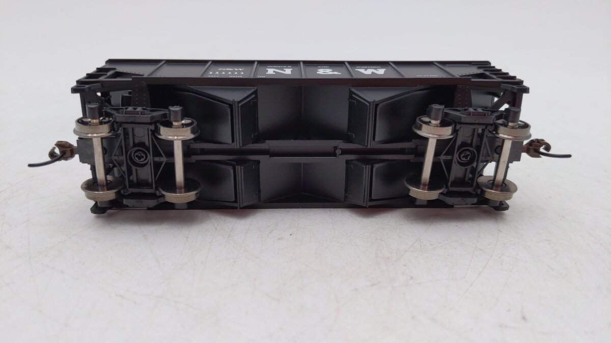 Roundhouse 1034 HO N&W 34' Ribbed Hopper #111111