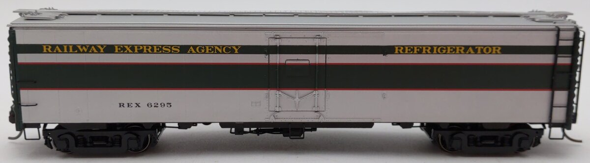 Atlas 20005347 HO Railway Express Agency Steel Express Reefer Car #6295