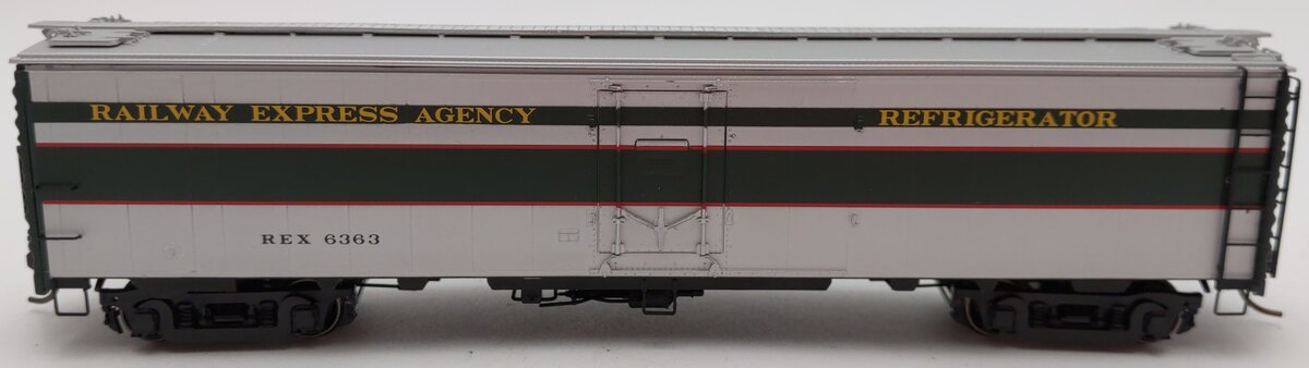 Atlas 20005349 HO Railway Express Agency Steel Express Reefer Car #6363