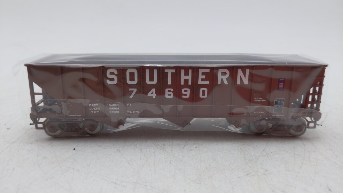 Bowser 42938 HO Southern 70 Ton 12 Panel Triple Hopper Car #74690