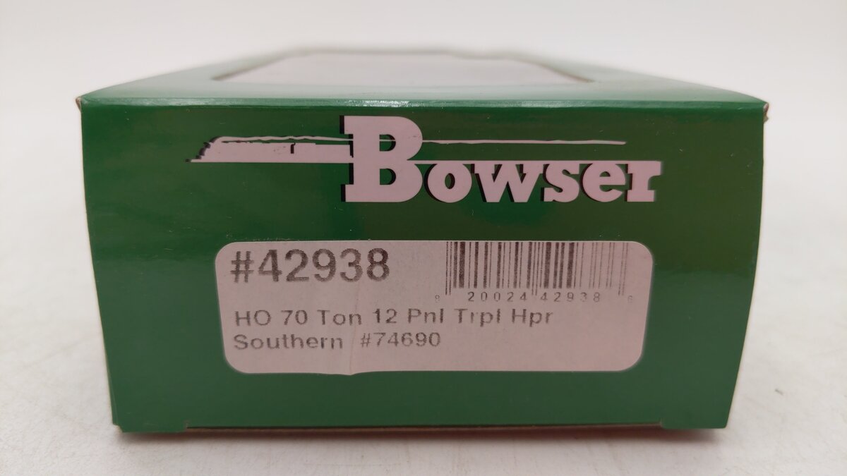 Bowser 42938 HO Southern 70 Ton 12 Panel Triple Hopper Car #74690