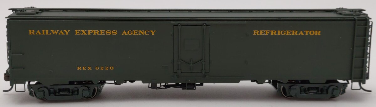 Atlas 20001963 HO Scale REA Express Reefer #6220