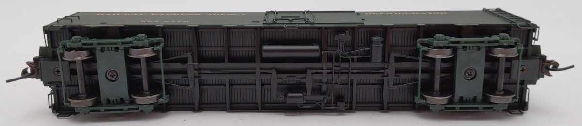 Atlas 20001963 HO Scale REA Express Reefer #6220