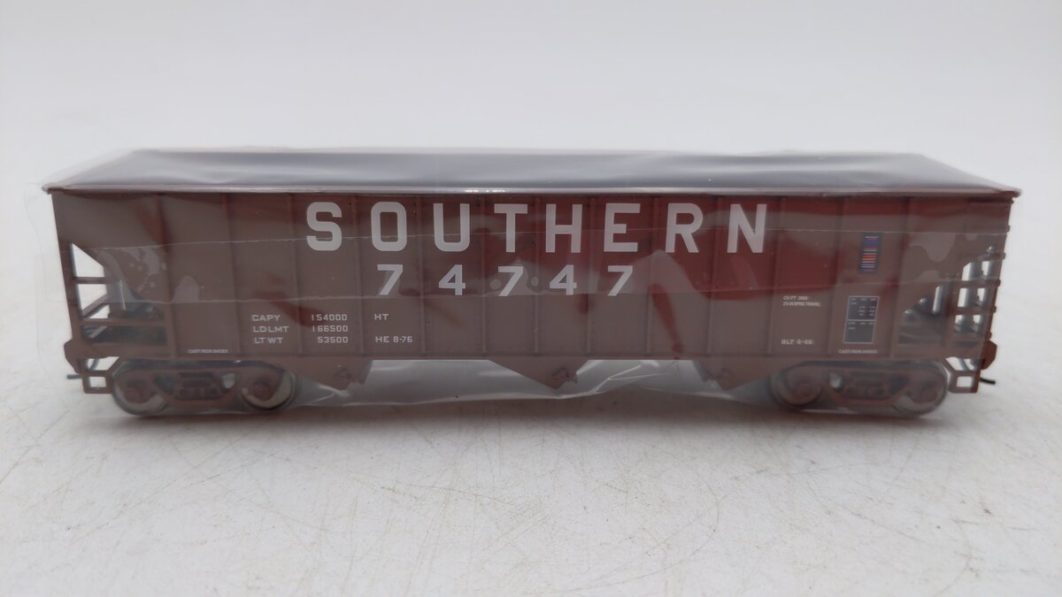 Bowser 42940 HO Southern 70 Ton 12 Panel Triple Hopper Car #74747
