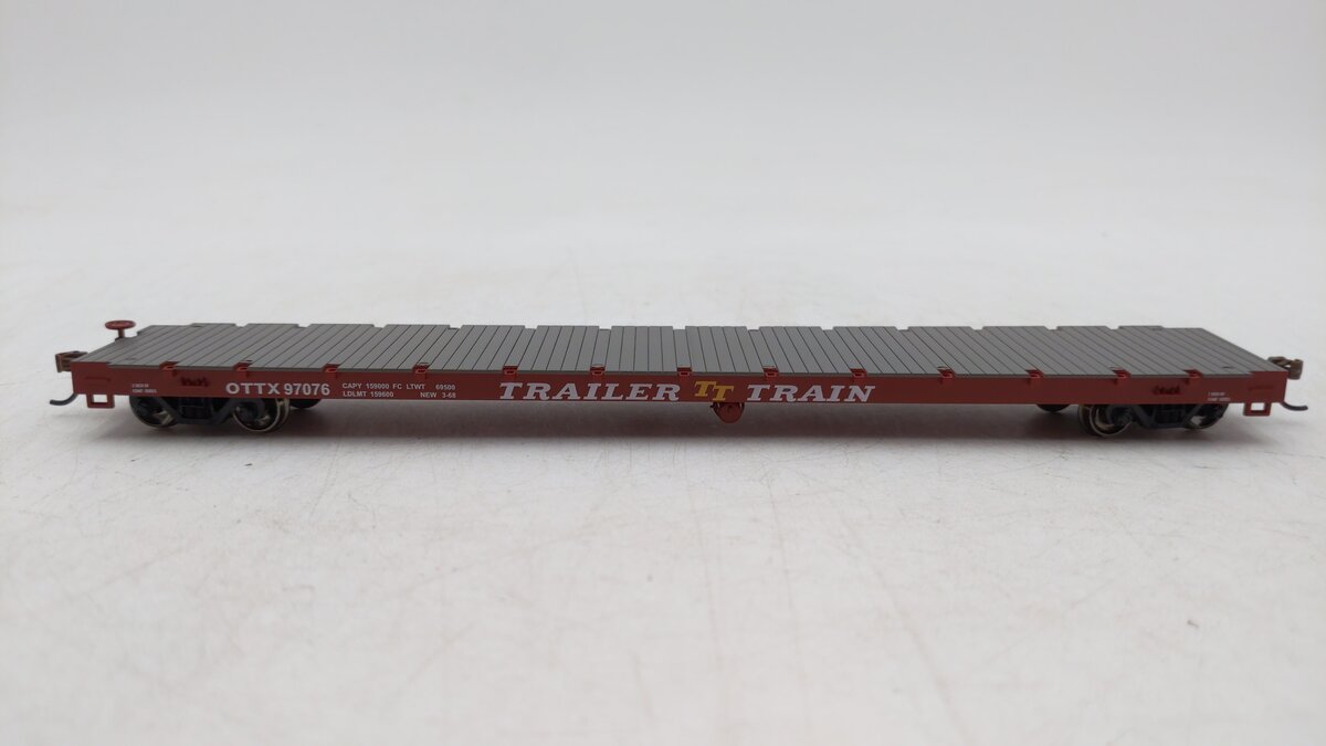 Athearn 92692 HO Trailer Train 60' Ready-to-Run Brown Flat Car #97076