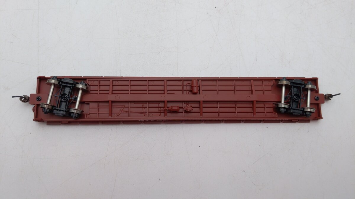 Athearn 92692 HO Trailer Train 60' Ready-to-Run Brown Flat Car #97076
