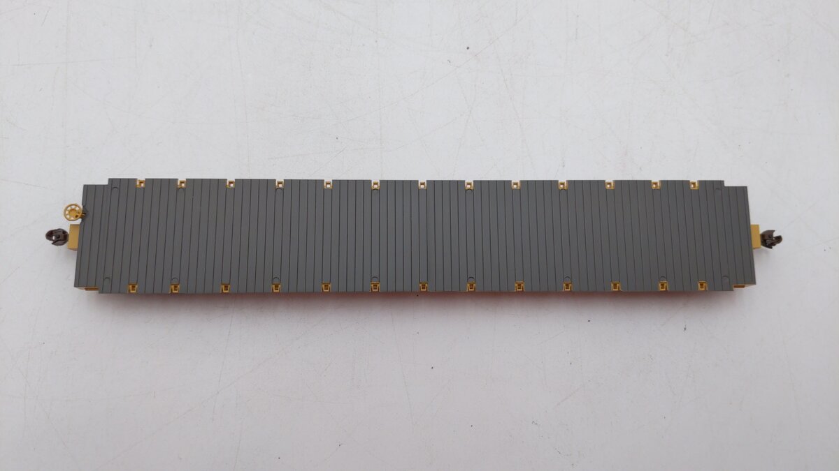 Athearn 92694 HO TTX 60' Ready-to-Run Brown Flat Car #92101- Kadee Couplers