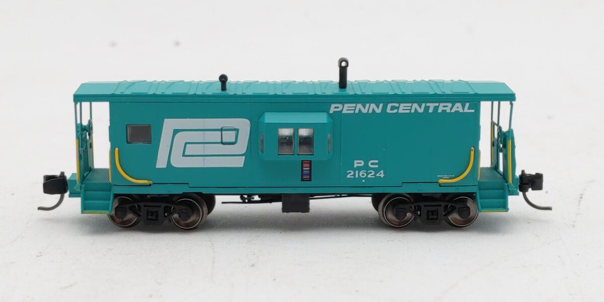 Bluford Shops 40130 N Penn Central ICC Bay Window Caboose RTR #21624 EX/Box