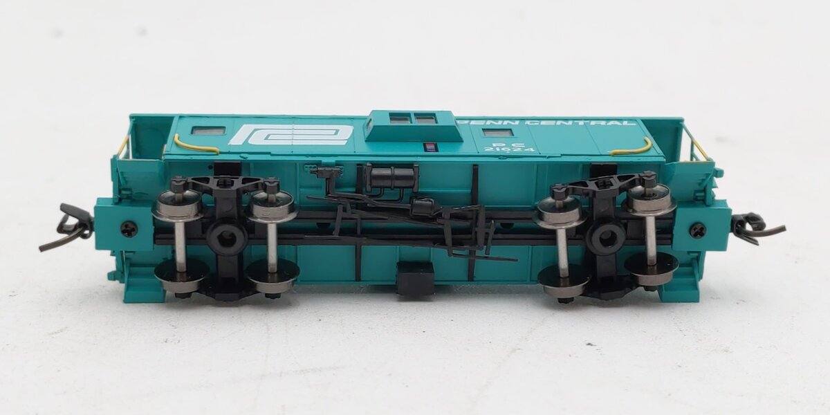 Bluford Shops 40130 N Penn Central ICC Bay Window Caboose RTR #21624 EX/Box