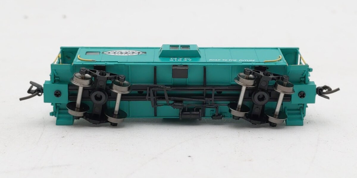 Bluford Shops 40121 N Scale NYC ICC Bay Window Caboose #21637 EX/Box