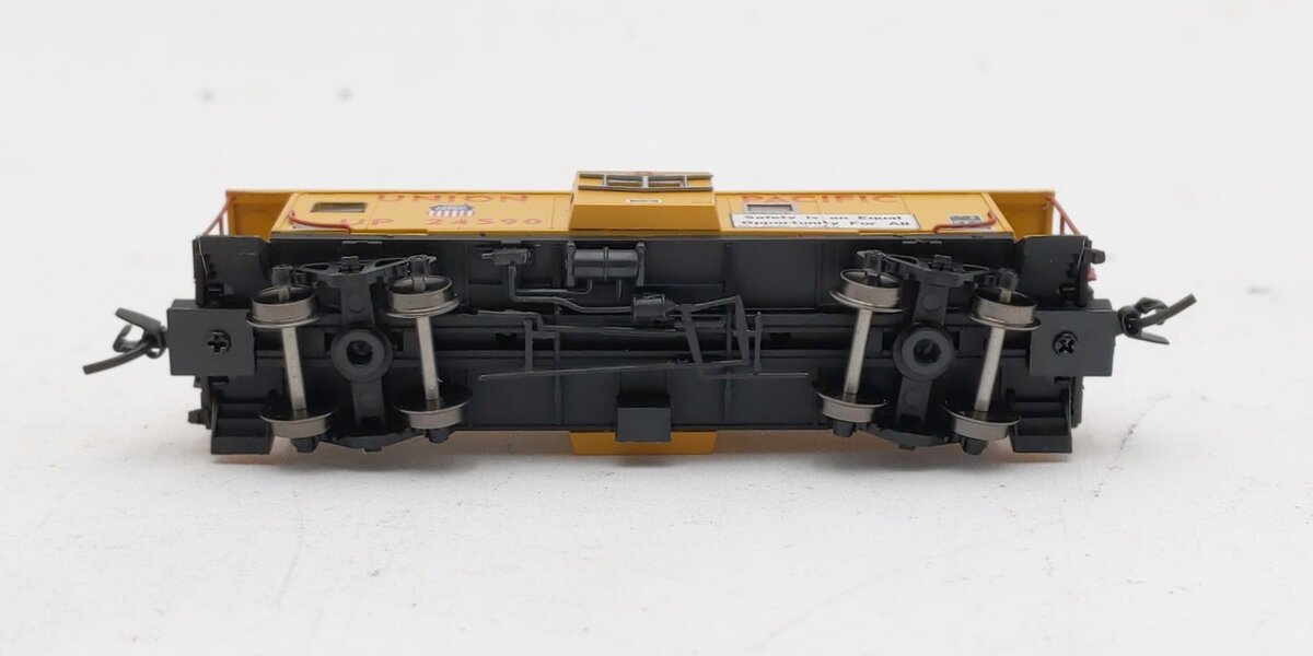Bluford Shops 44245 N Scale Union Pacific Bay Window Caboose #24590 LN/Box
