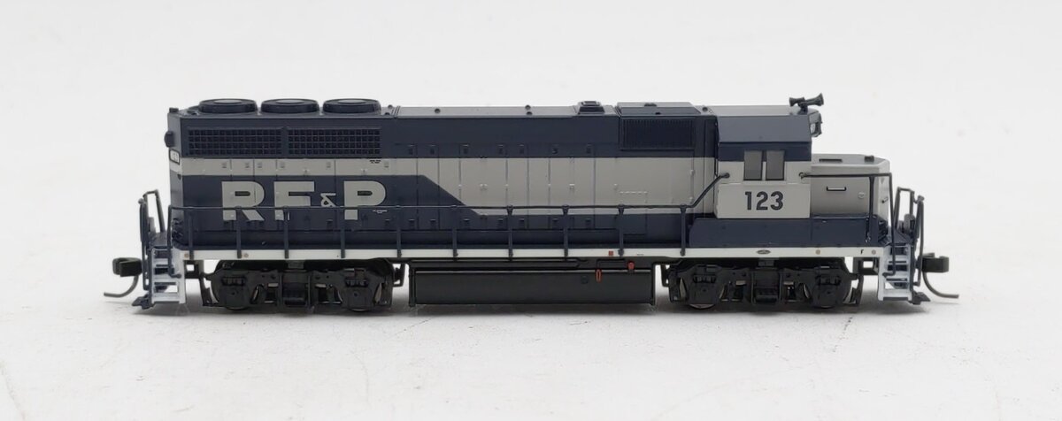 Atlas 40004154 N Richmond Fredericksburg & Potomac GP40 Diesel Locomotive #123