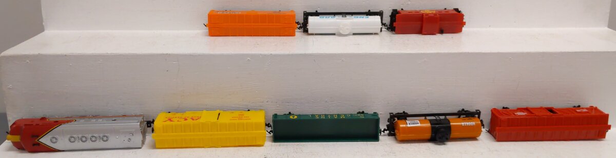 Life-Like THUNDERING RAILS 433-9102 HO Scale Electric Train Set 175 Pieces EX/Box