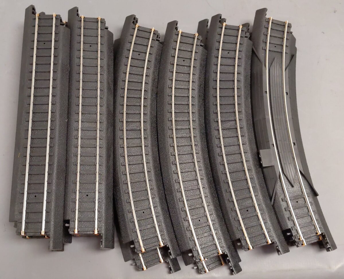 Life-Like THUNDERING RAILS 433-9102 HO Scale Electric Train Set 175 Pieces EX/Box