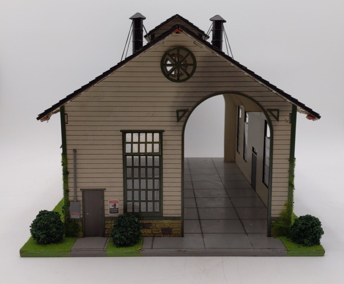 Menards 2796292 HO Scale Cripple Creek Engine Works Locomotive Shop EX/Box