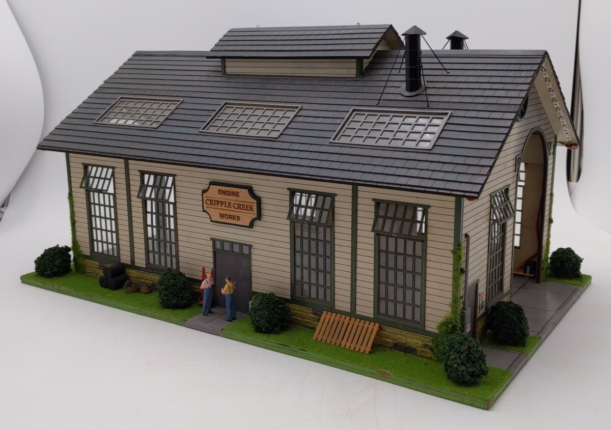 Menards 2796292 HO Scale Cripple Creek Engine Works Locomotive Shop EX/Box