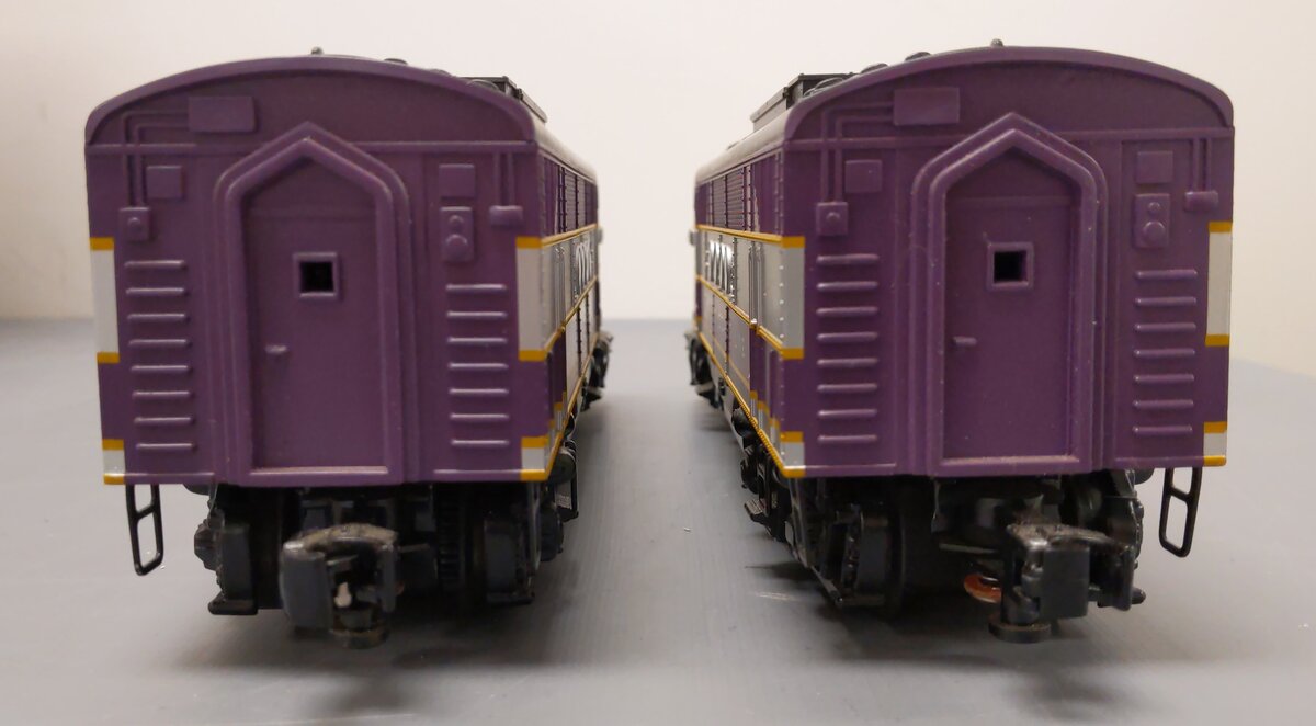 Lionel 6-82293 Atlantic Coast Line LionChief Plus FT AA Diesel Loco #321/#322