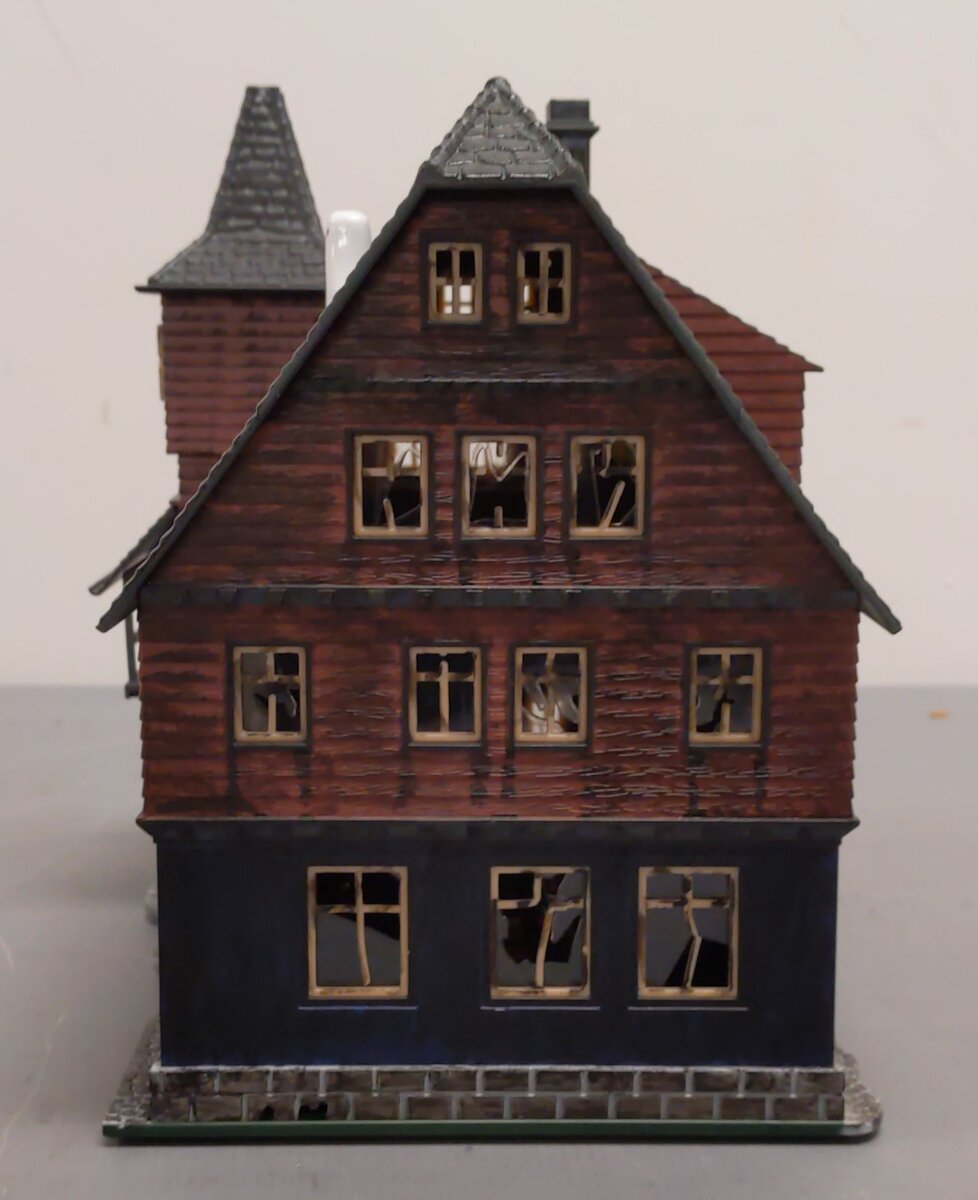 Lionel 6-14072 O Gauge Operating Haunted House LN/Box