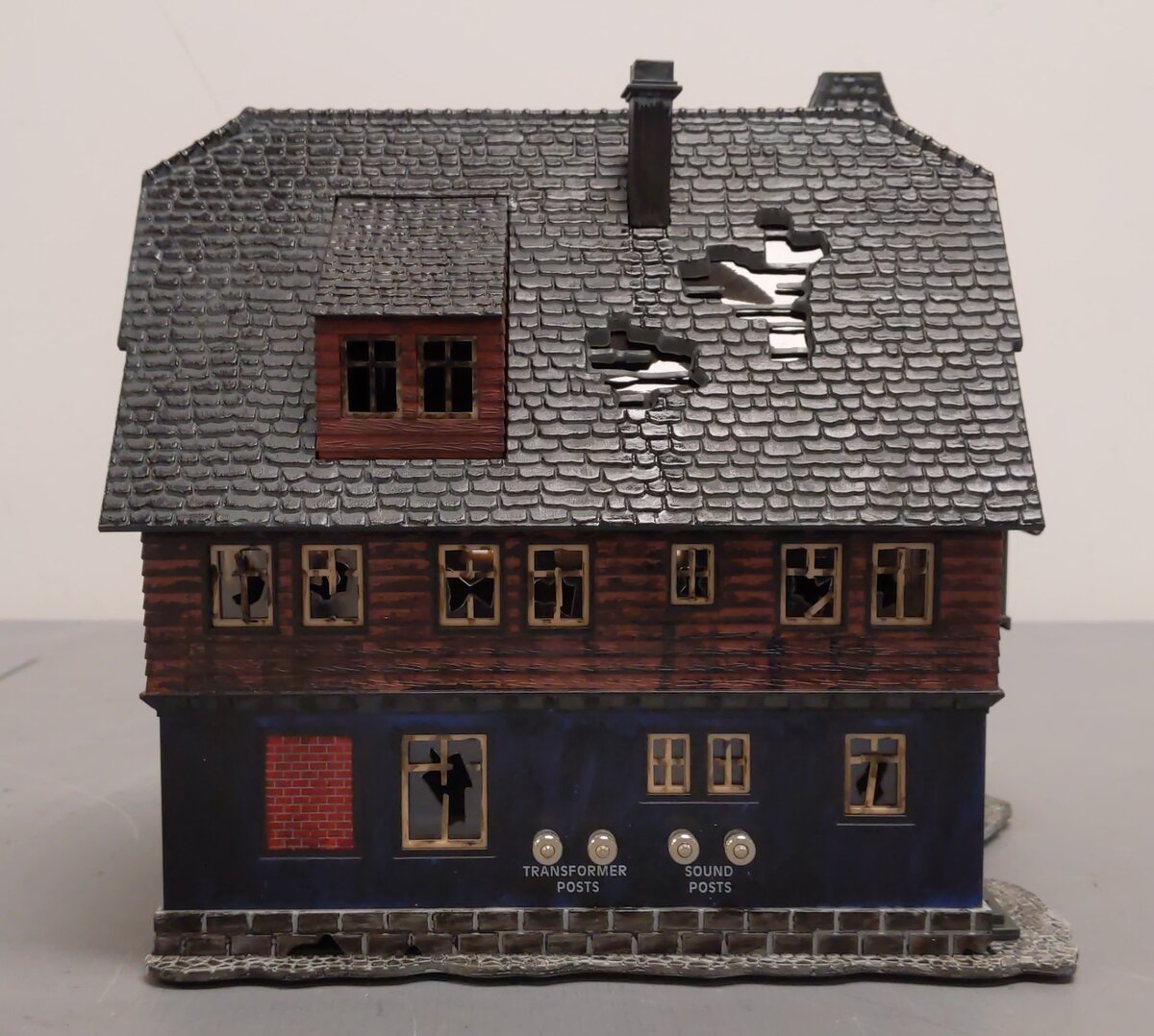 Lionel 6-14072 O Gauge Operating Haunted House LN/Box