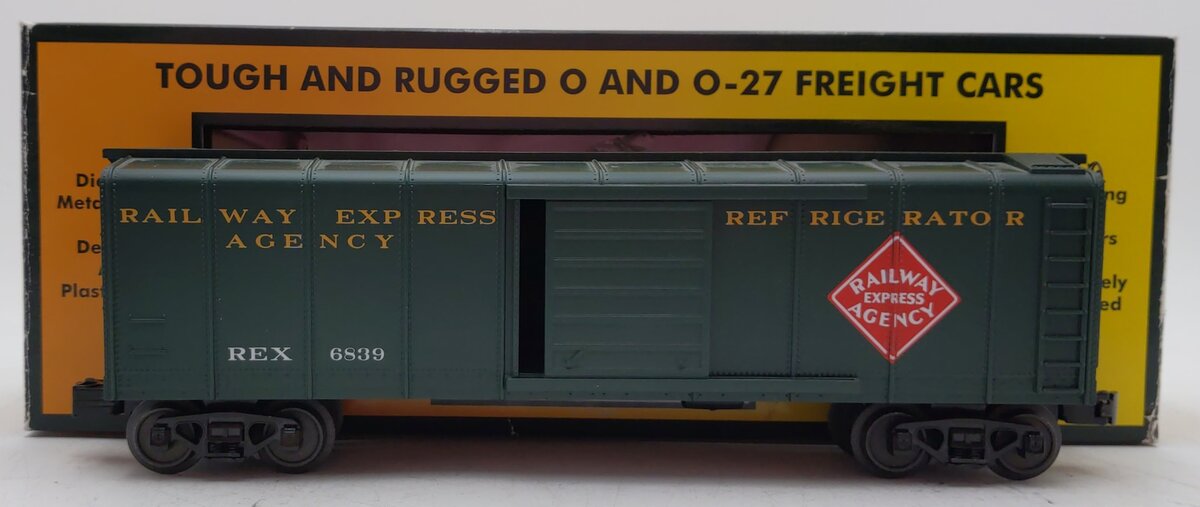 MTH 30-74862 O Railway Express Agency Rounded Roof Boxcar