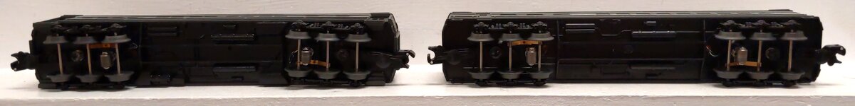 Lionel 6-81759 O NYC Madison Coach/Diner Car (Set of 2)
