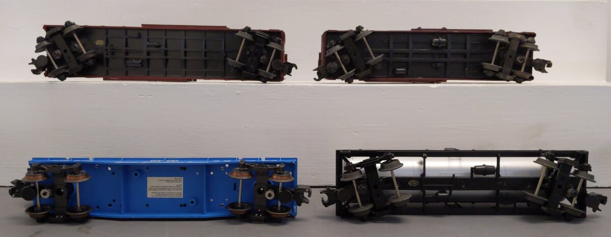 O Gauge Assorted Freight Cars: 498748, 66102, 56056, 567427