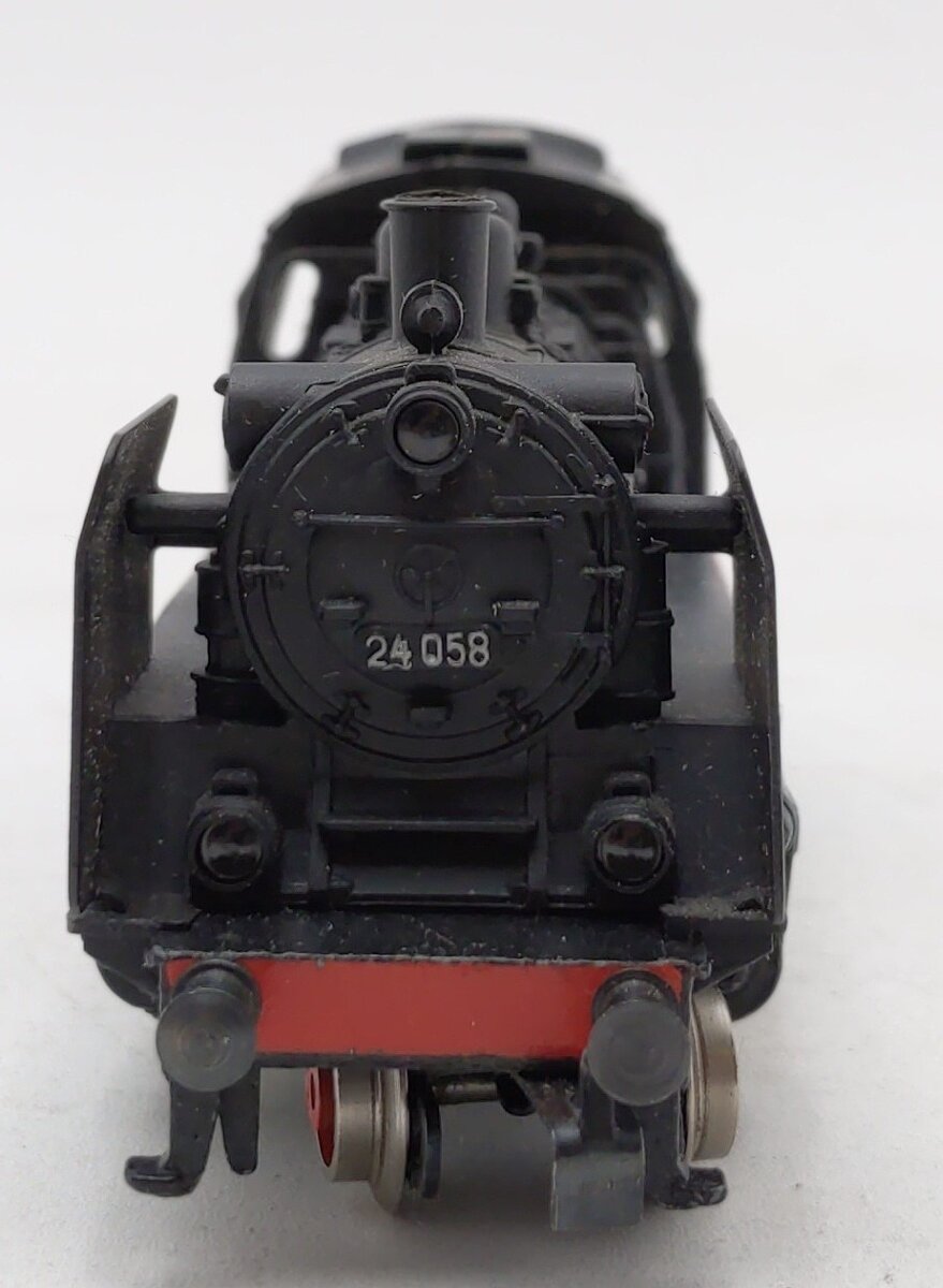 Marklin 3003 HO Scale BR 24 Steam Locomotive and Tender EX/Box